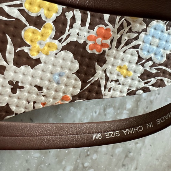 Tory Burch Flip Flops Brown Cream Size 9 M - Picture 2 of 2